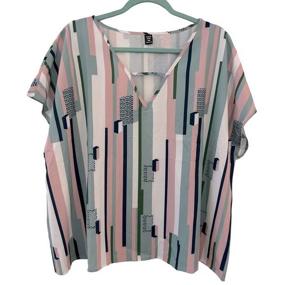 Women’s Plus Size Cutout V-Neck Geometric & Striped Print Short Sleeve Top - Picture 3 of 12